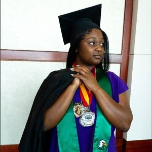 Meet your Posher, Danielle